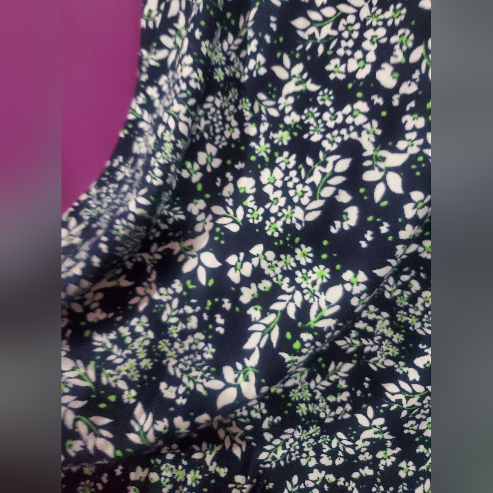 Dress - Picture 7 of 7